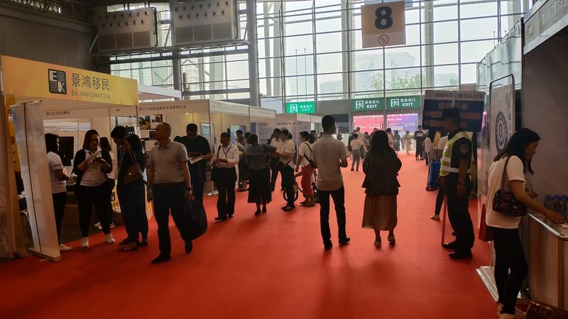 平面设计VS UI设计：揭秘两者之间的本质区别