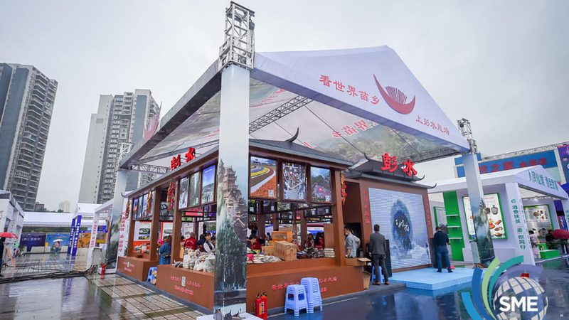 随着市场竞争的加剧，酒类包装设计呈现出以下趋势：